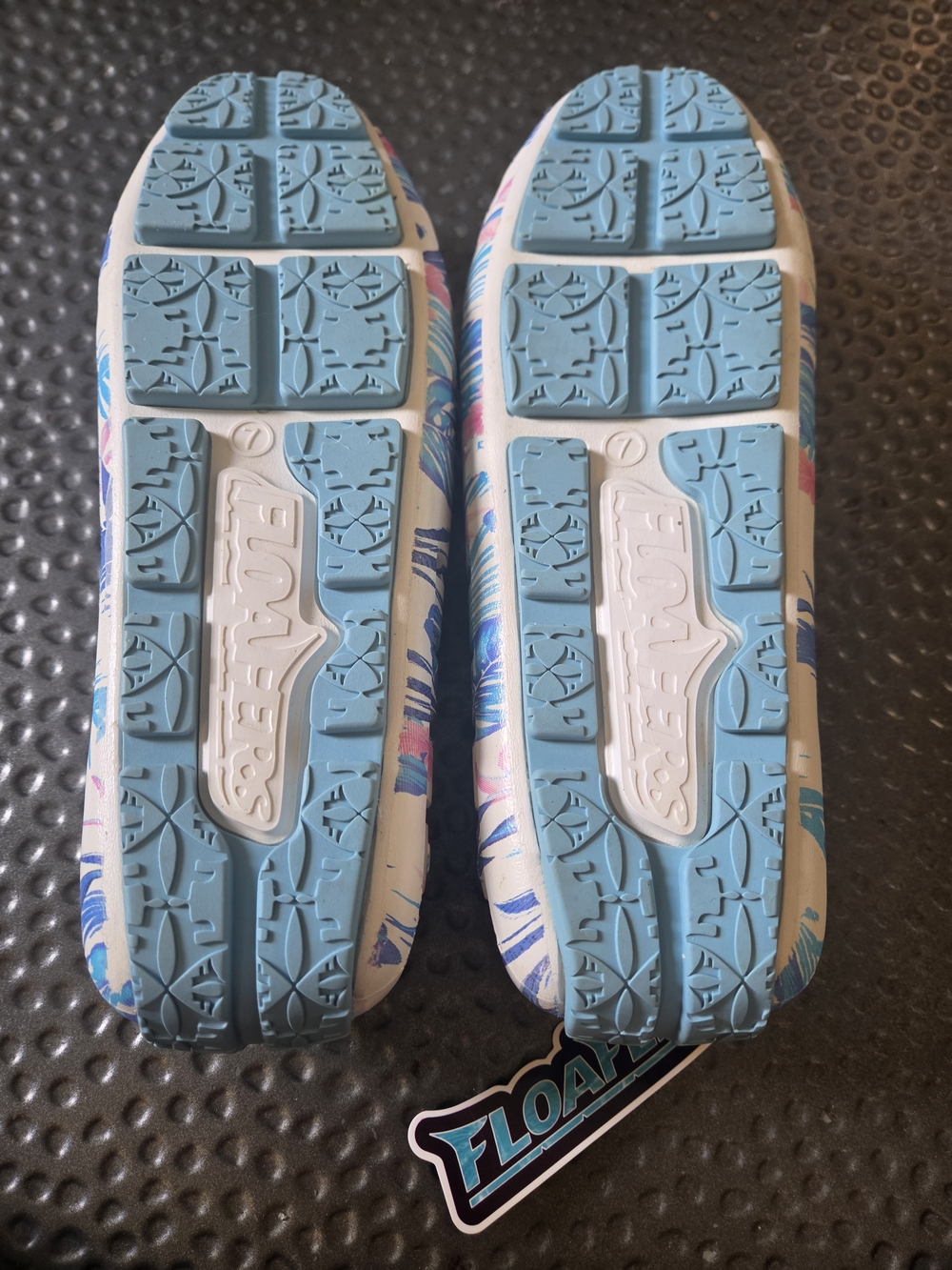 NWT Floafers Women's Floral Slip-On Mules in White with Blue & Pink Print - Picture 8 of 8